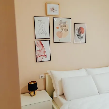 Lake View City Apartment
